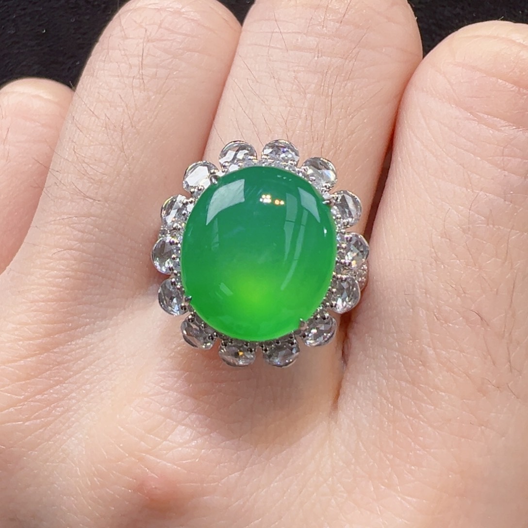 翡翠18K金镶嵌戒指戒指