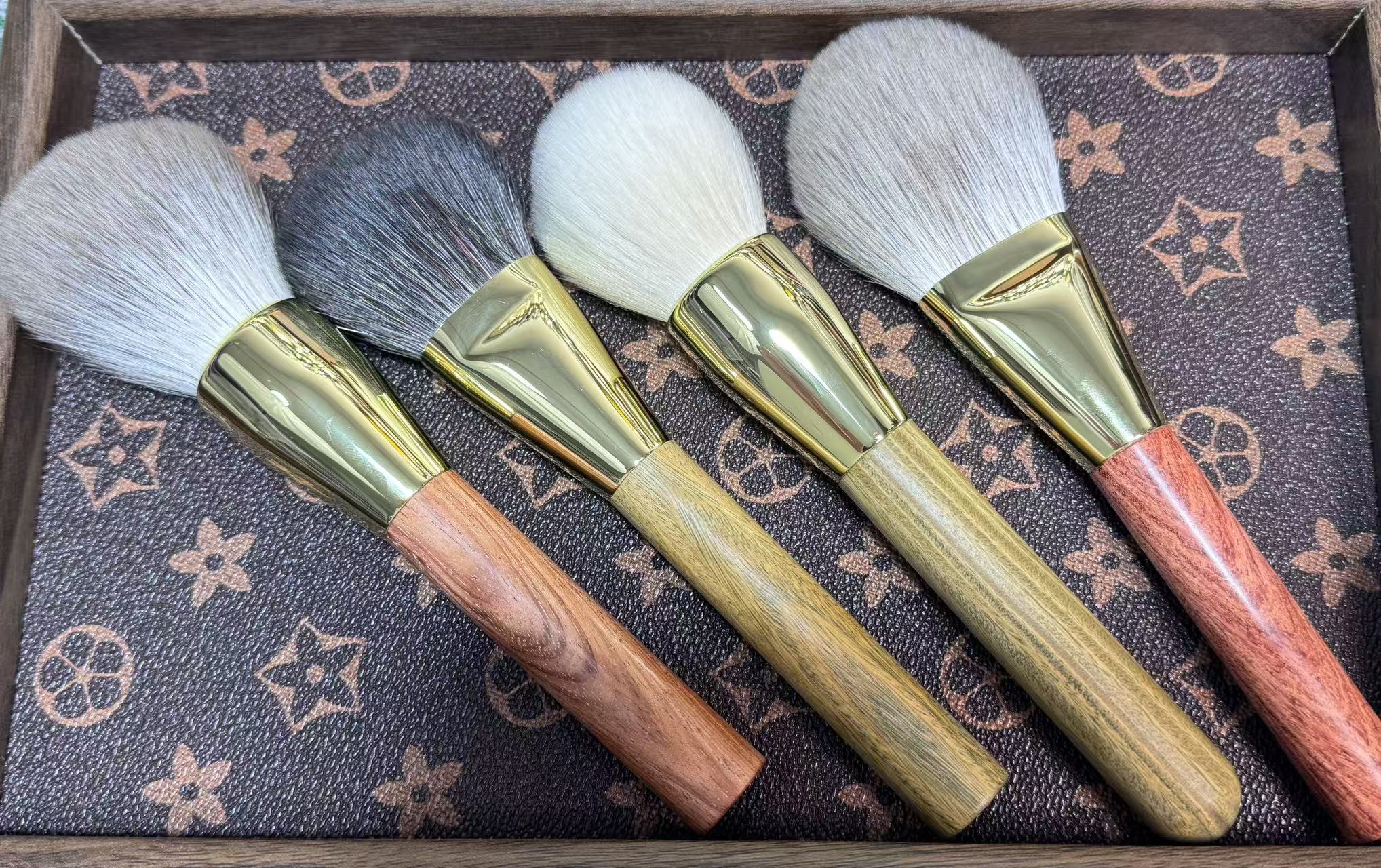 纯手工动物毛化妆刷松鼠毛散粉刷细节刷定妆刷