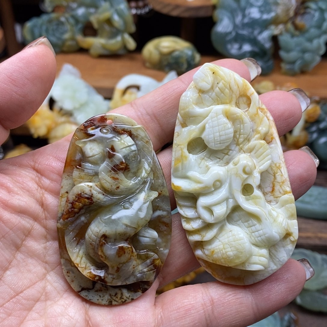 岫玉未镶嵌吊坠(不含链)微瑕