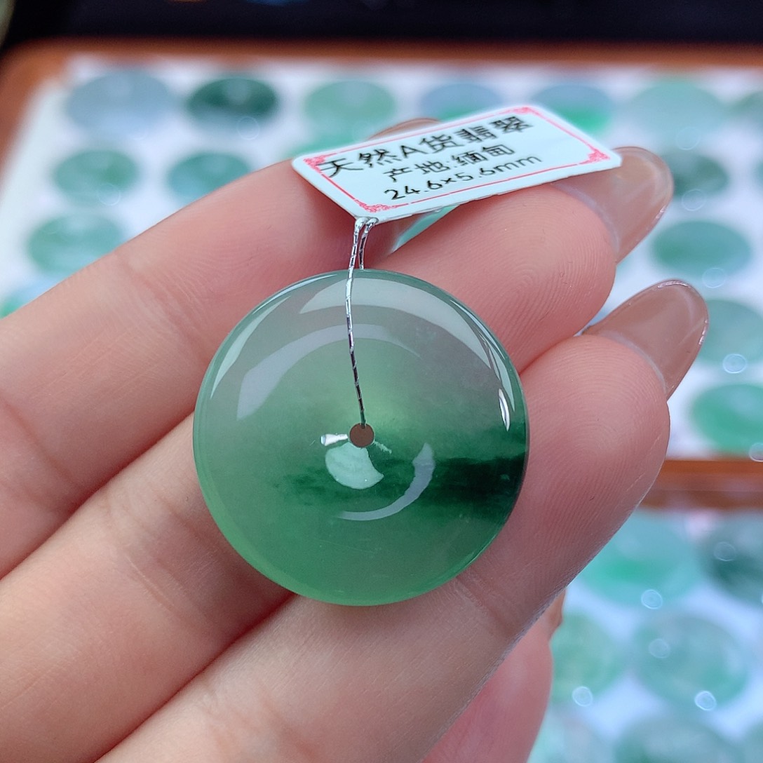 翡翠吊坠(不含链)未镶嵌