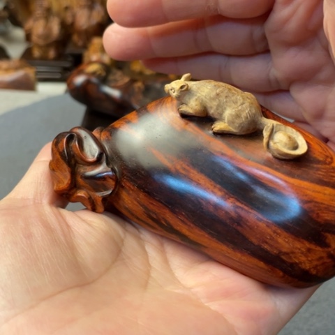 【闪购商品】小叶紫檀把件……………………….