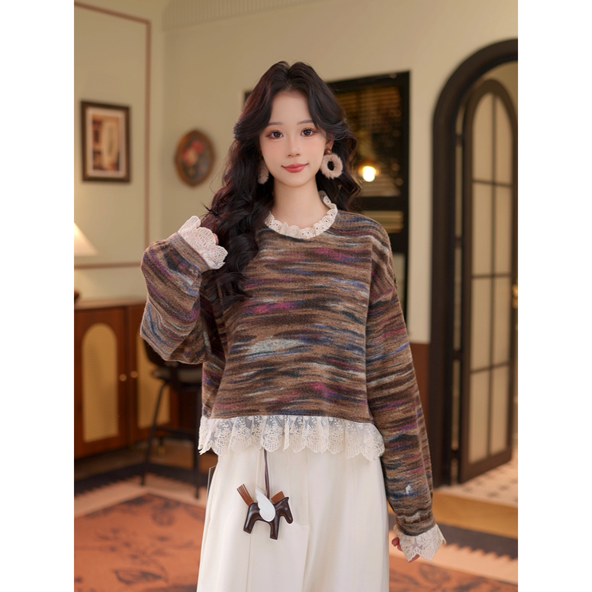 芷莹 港风复古穿搭蕾丝花边袖上衣秋冬季内搭宽松针织衫#L14869