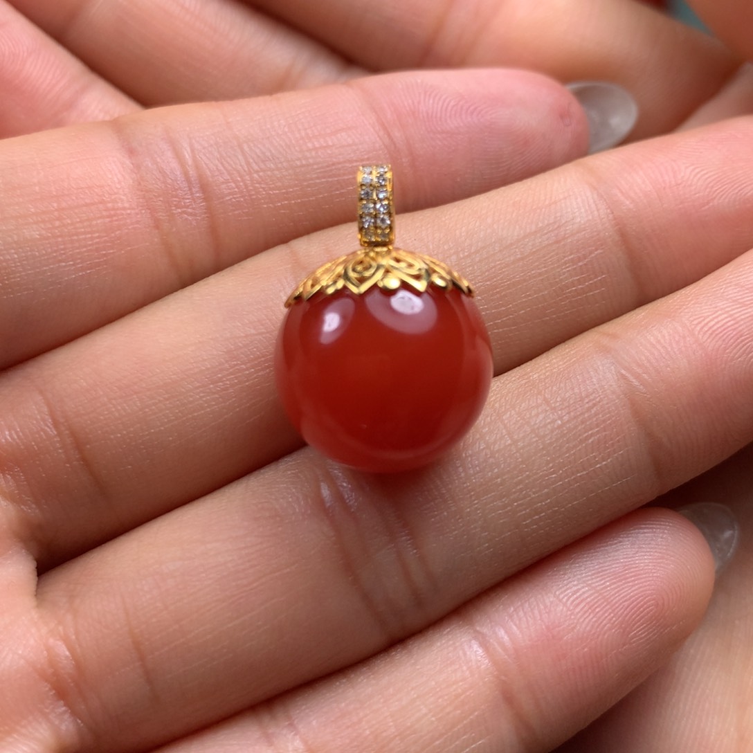 18K金镶嵌珠子南红玛瑙