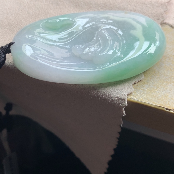 翡翠颈饰未镶嵌吊坠