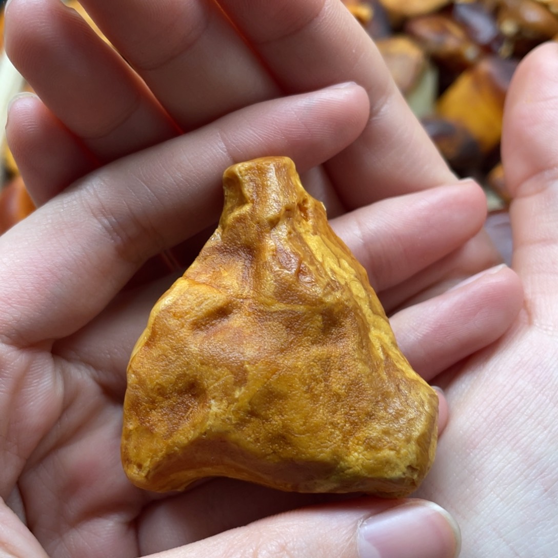 琥珀珠宝奇石未镶嵌