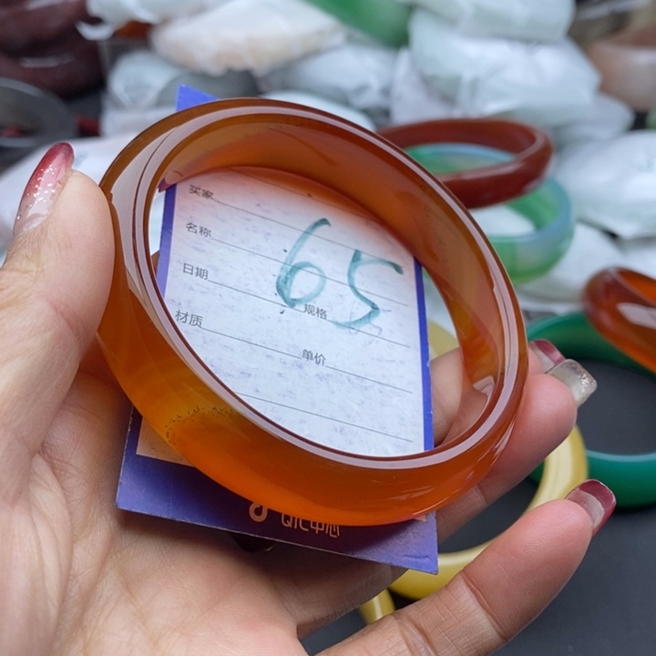石英质玉手镯未镶嵌