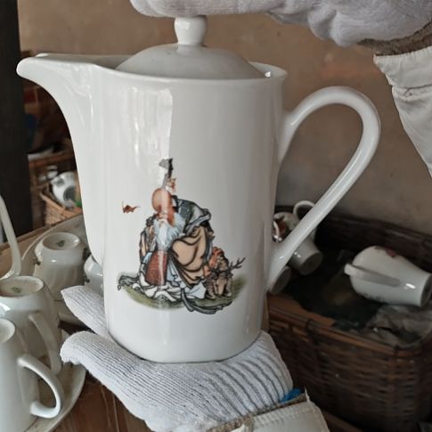 库存微瑕老寿星多孔茶壶容量1200毫升