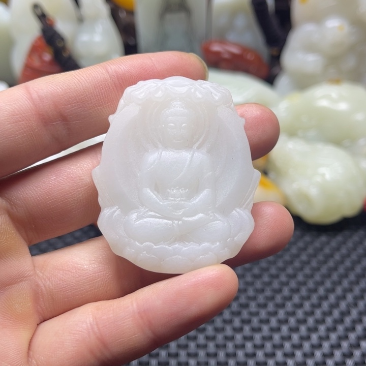 颈饰未镶嵌和田玉