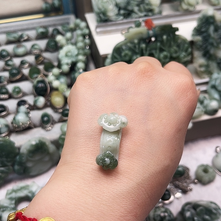 透闪石-蛇纹石玉手链未镶嵌幸***门