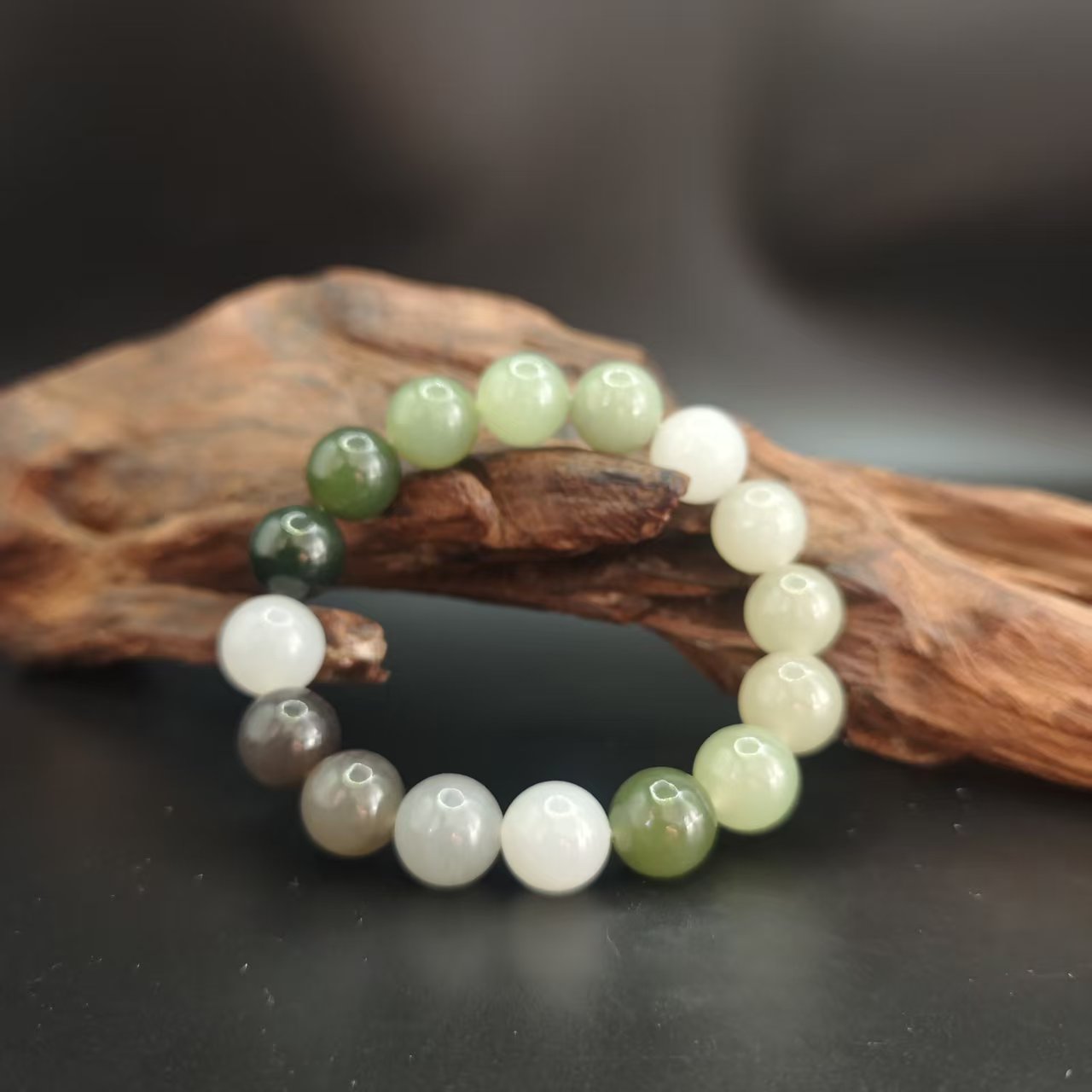 Q和田玉多宝圆珠手串（卡12）3148