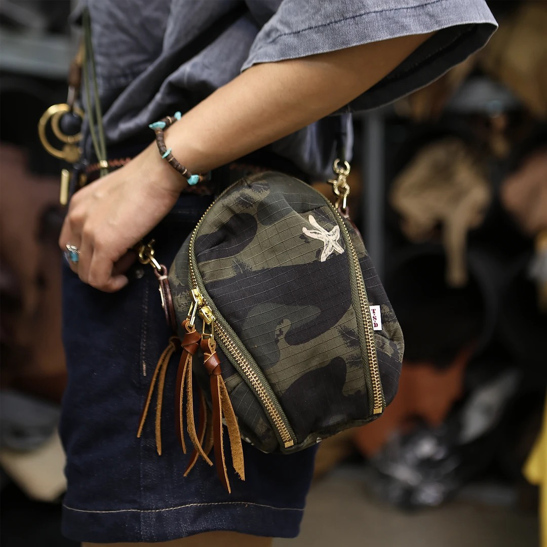 8575经典复古海星迷彩斜挎包单肩包菠萝包