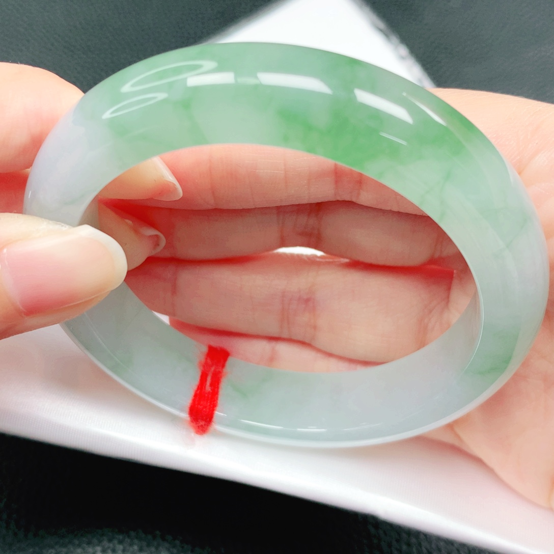 翡翠未镶嵌手镯57圈