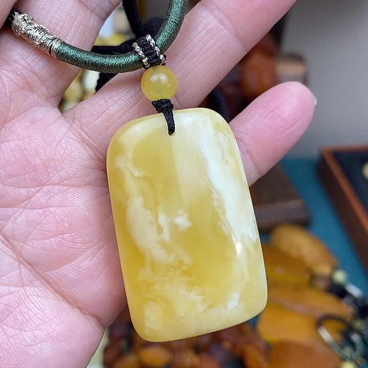 蜜蜡未镶嵌裸石无事牌