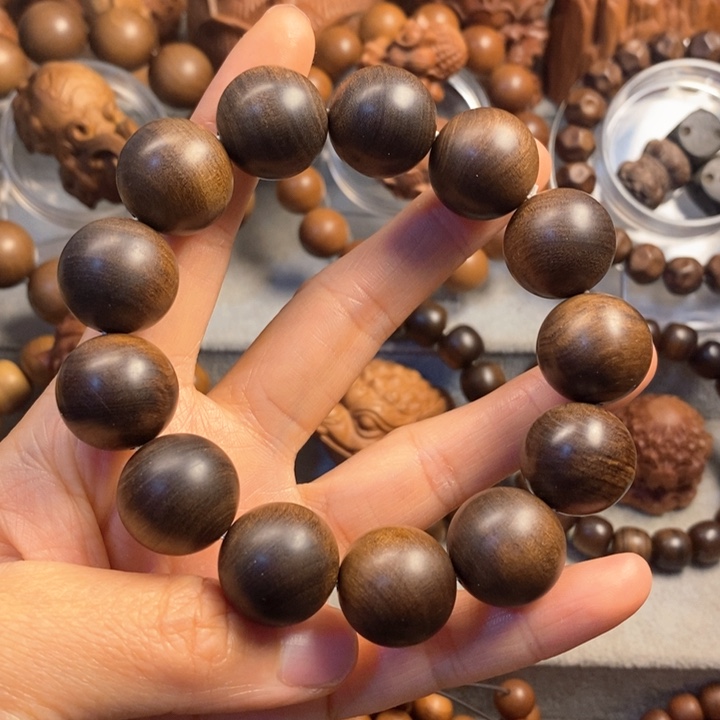 、***猫檀香木手串/手链老山檀奶香味1.8黑肉沉水