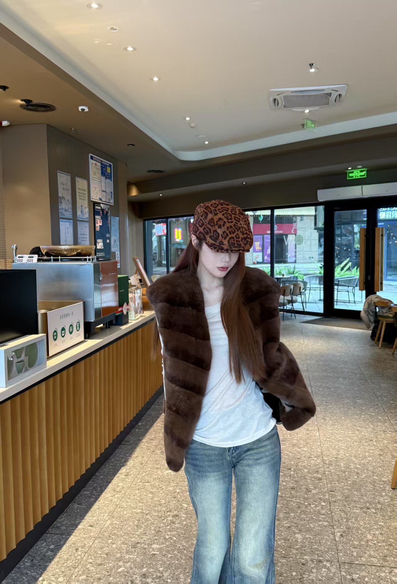 2025年春秋款獭兔毛甜美风V领马甲女装外套