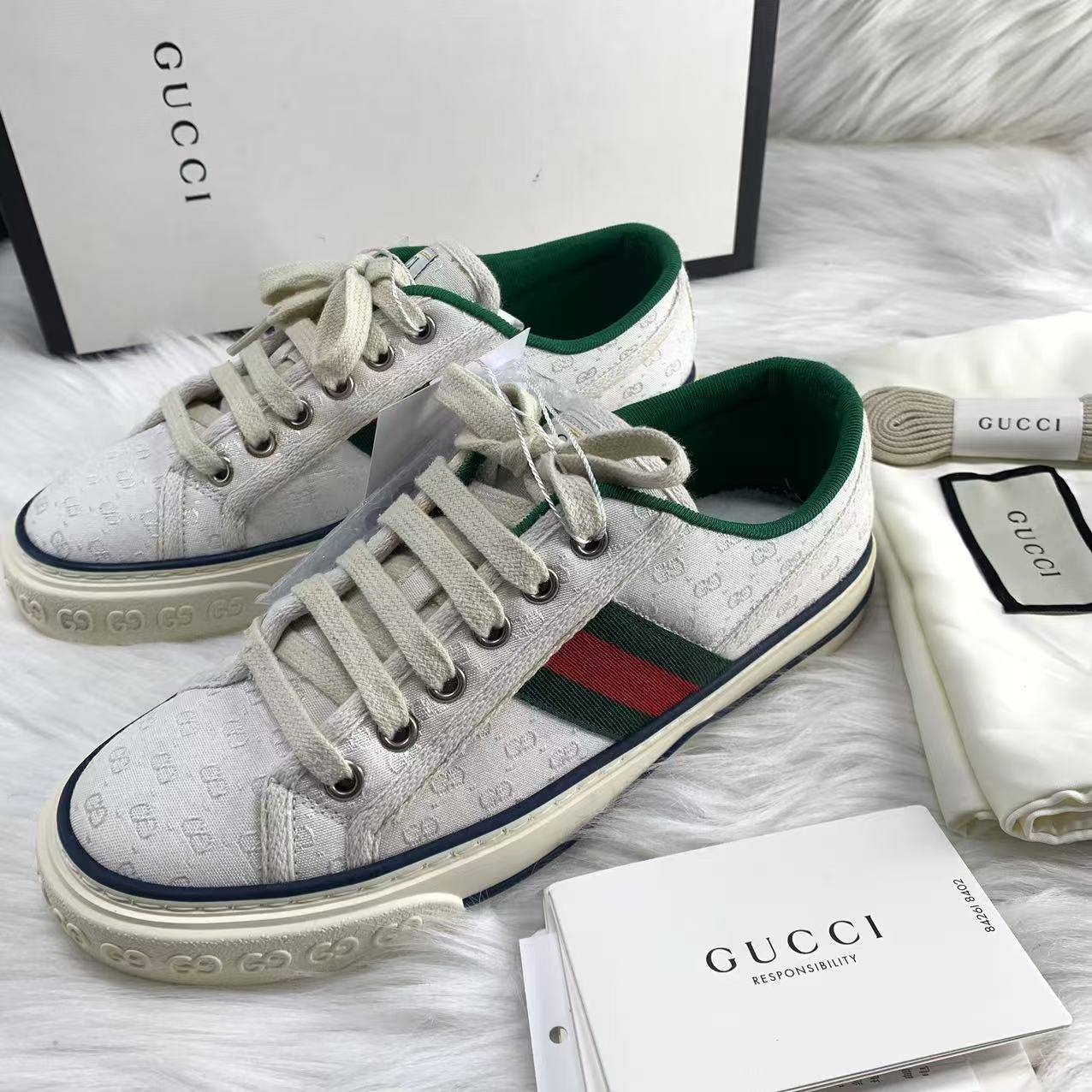 99新 GUCCI/古驰 36码/全套/白色印花1977时尚经典低帮板鞋 839  