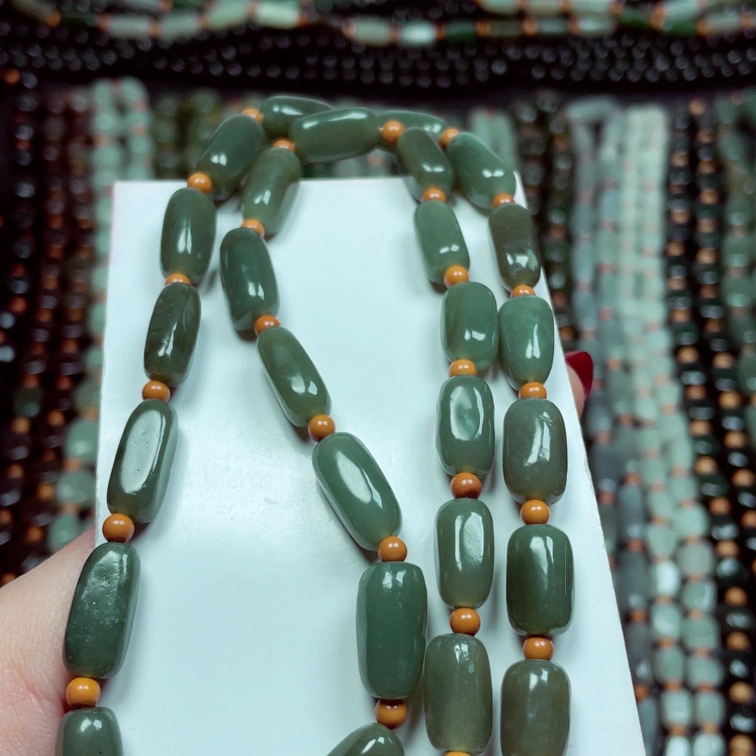 和田玉颈饰未镶嵌