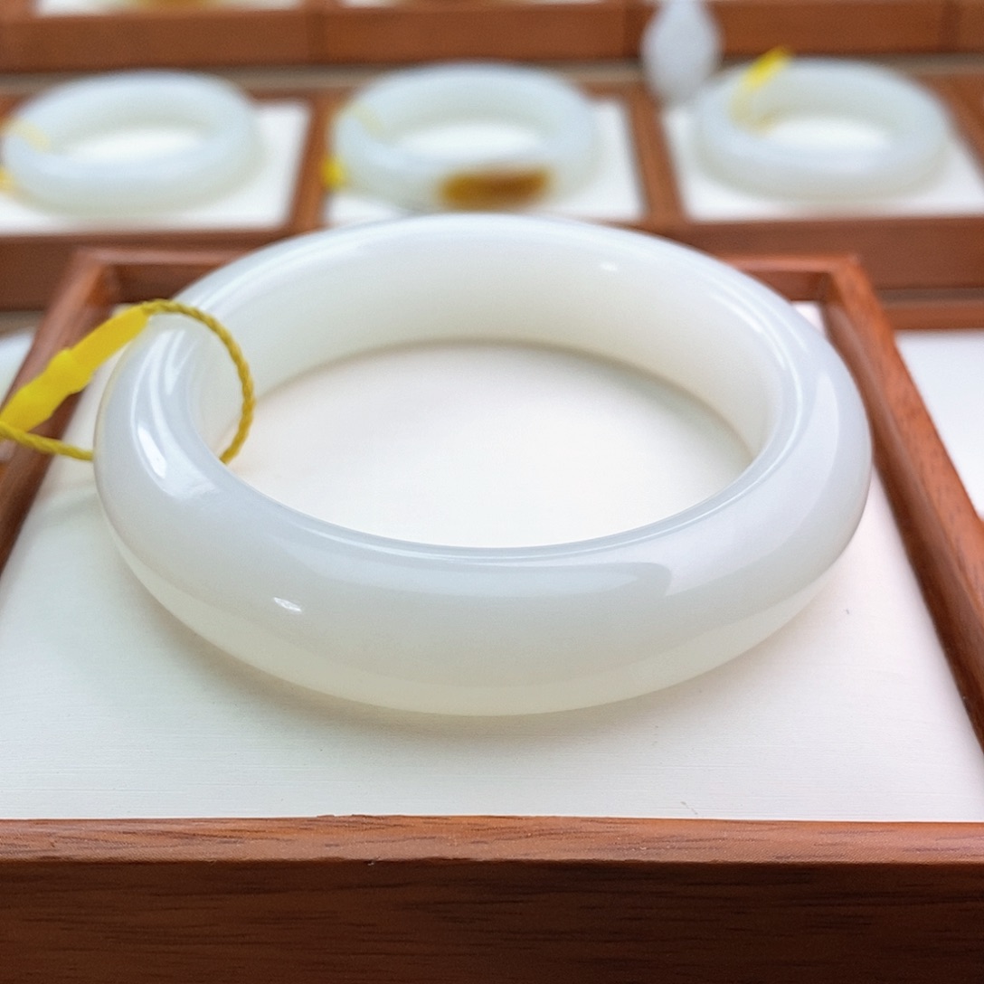 和田玉（白玉）手镯未镶嵌