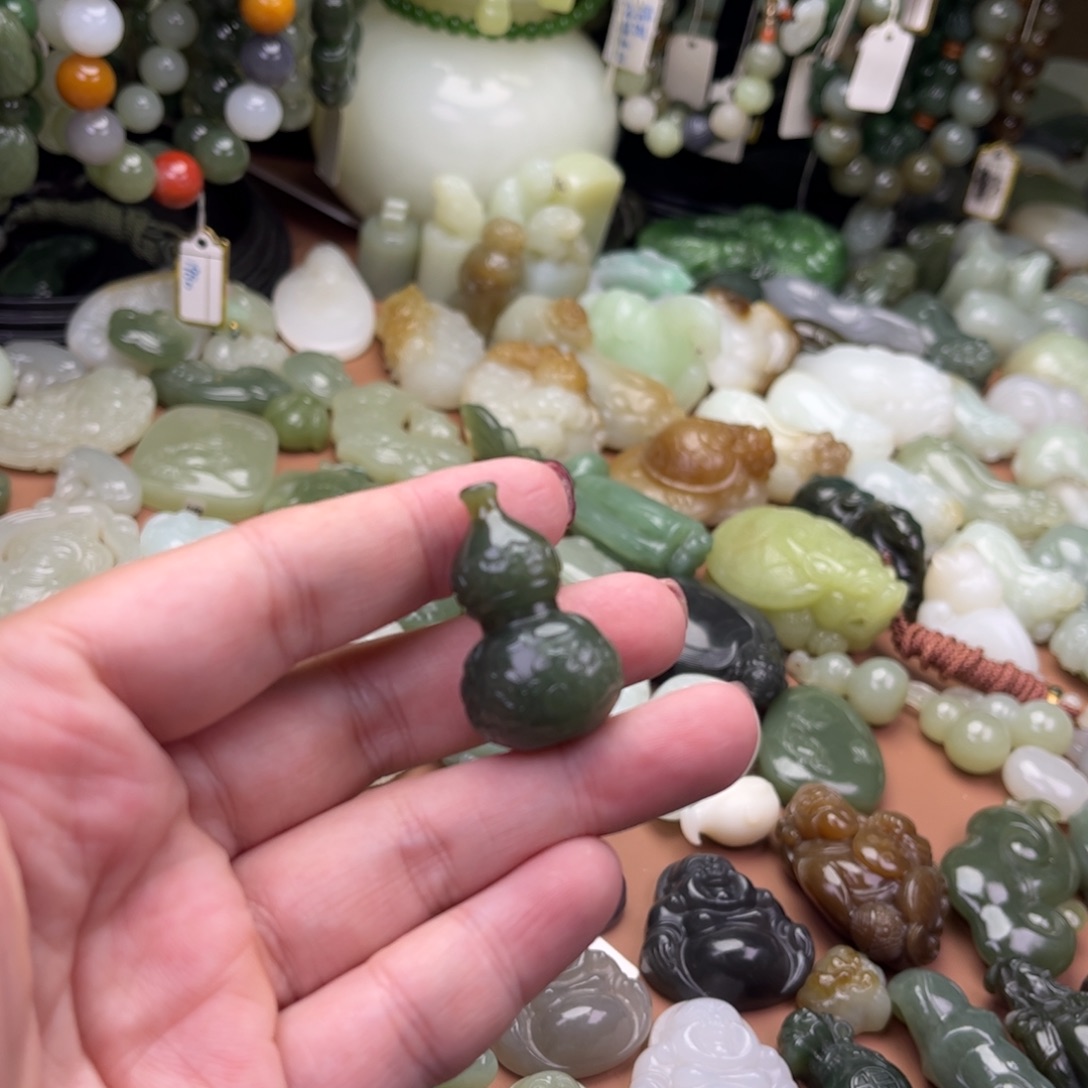 和田玉未镶嵌吊坠(不含链)