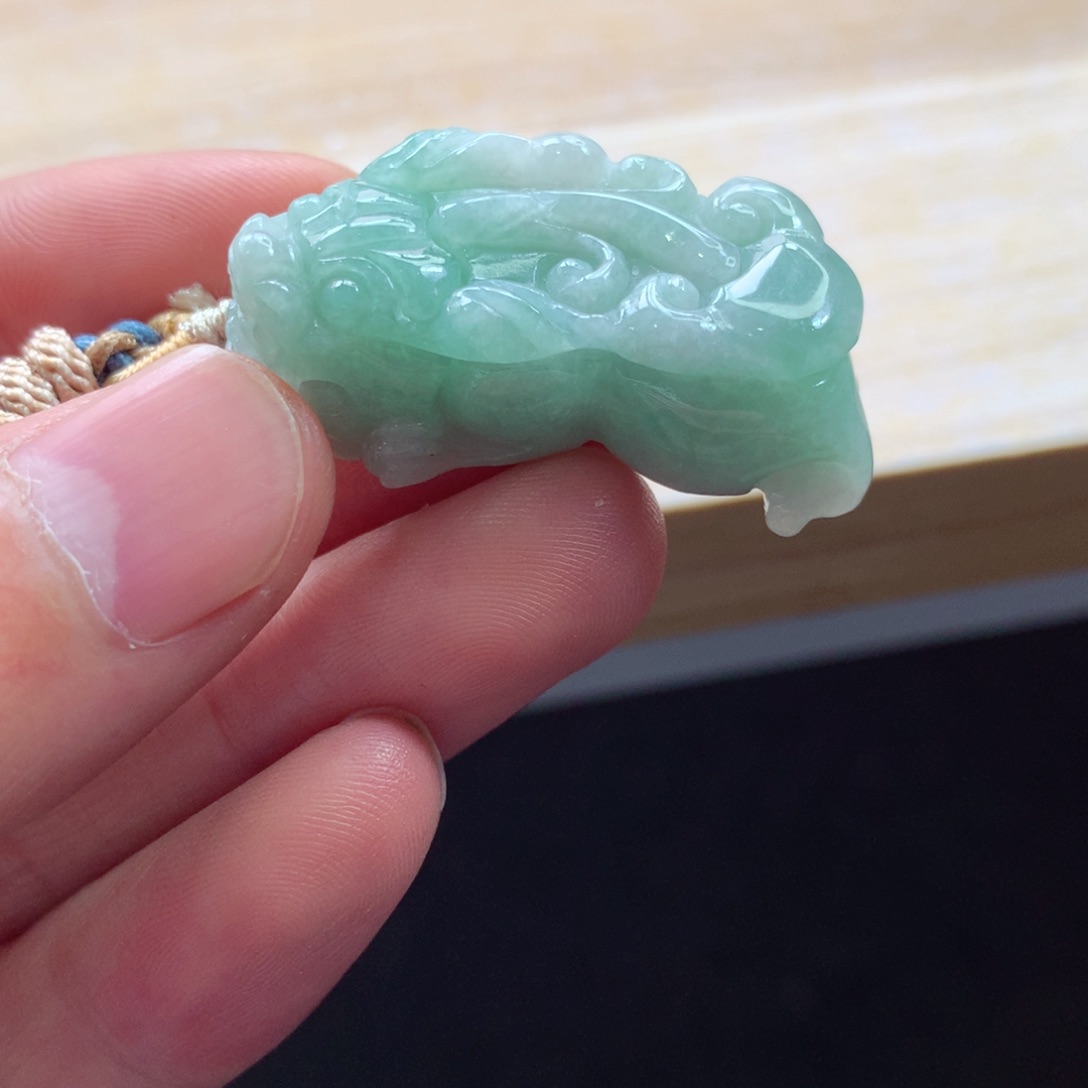 翡翠颈饰未镶嵌吊坠