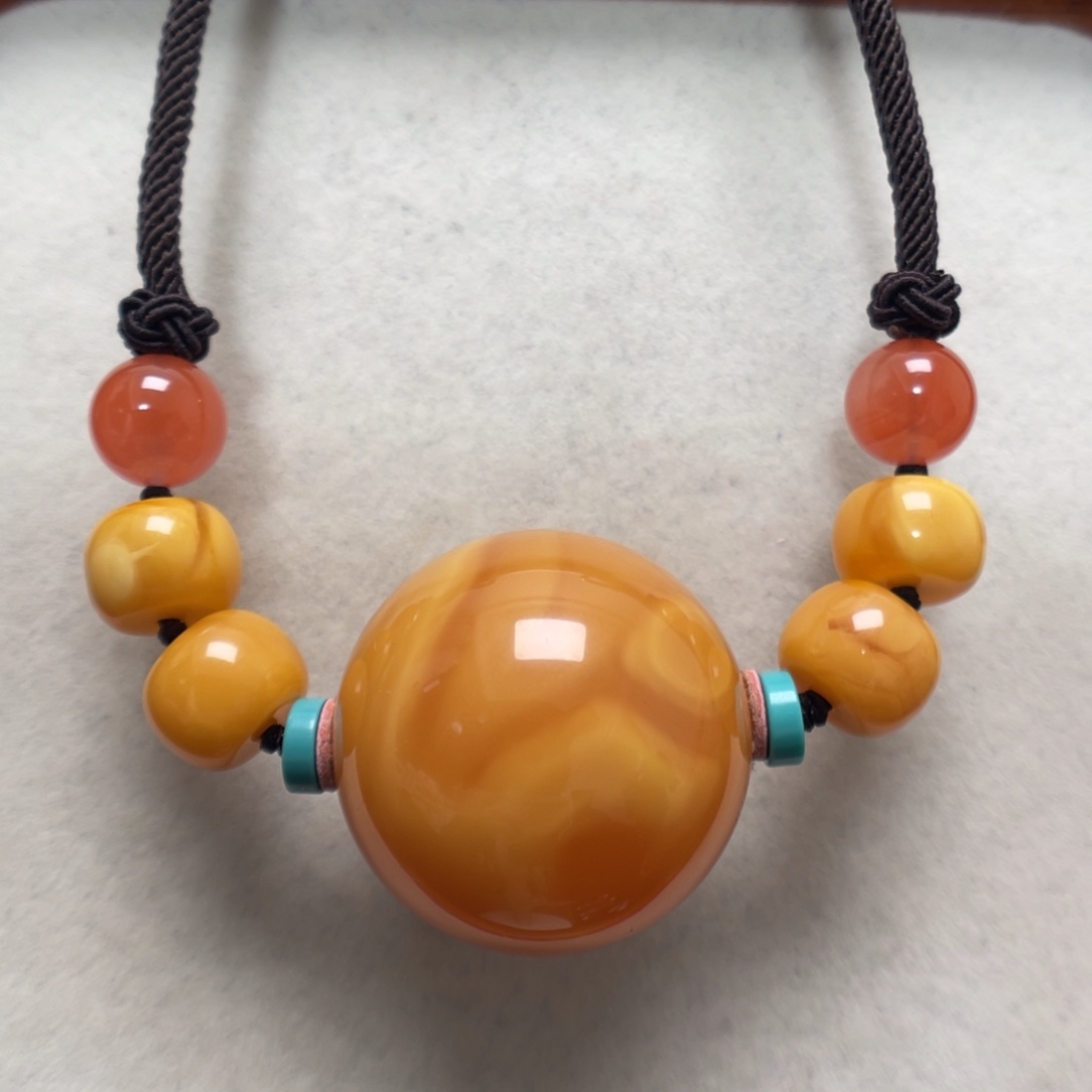 蜜蜡未镶嵌项链锁骨