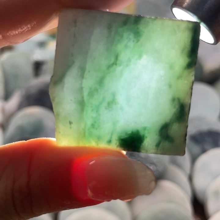 颈饰未镶嵌翡翠1