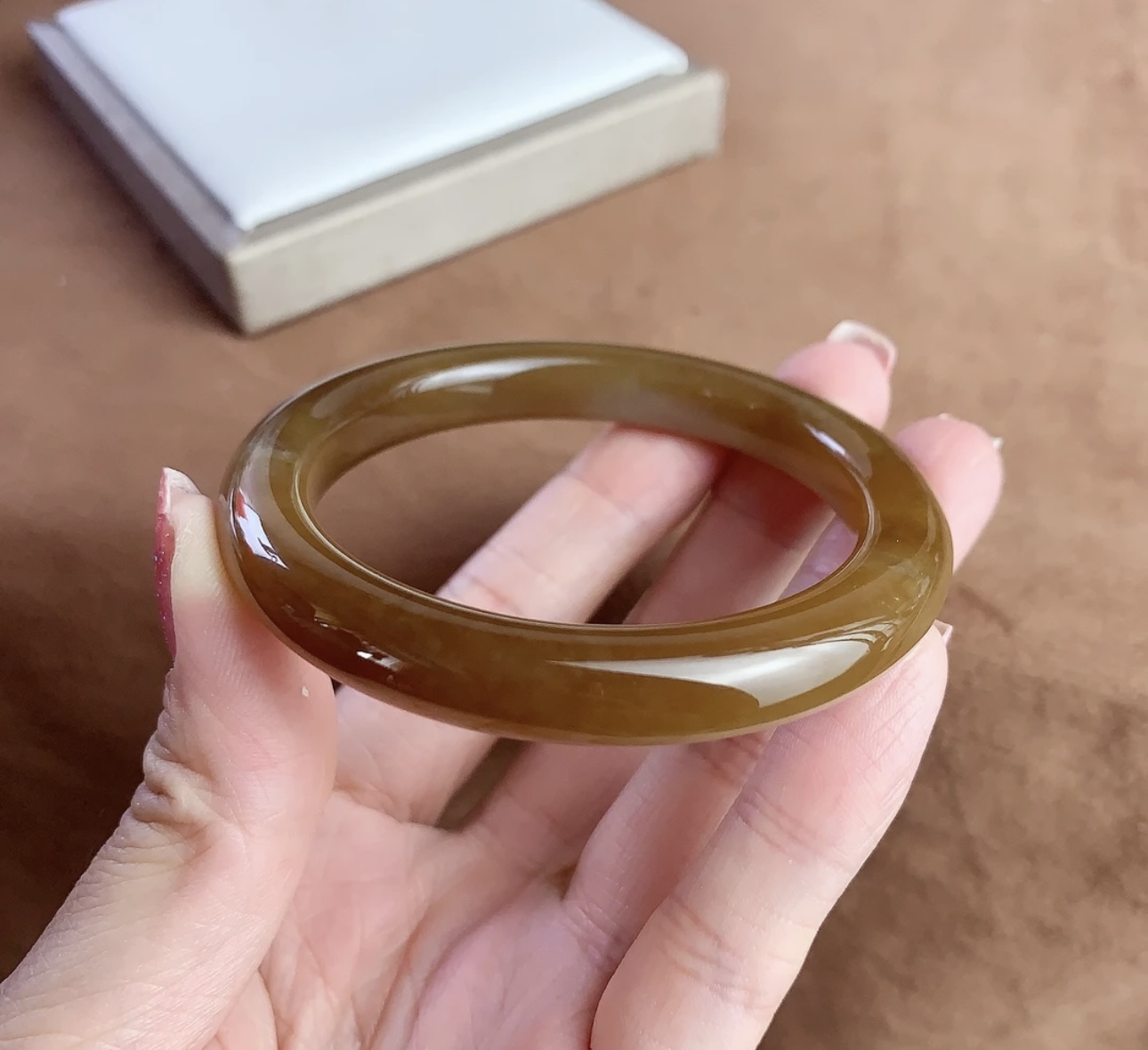 糖色和田玉手镯，简约正圈口玉镯子