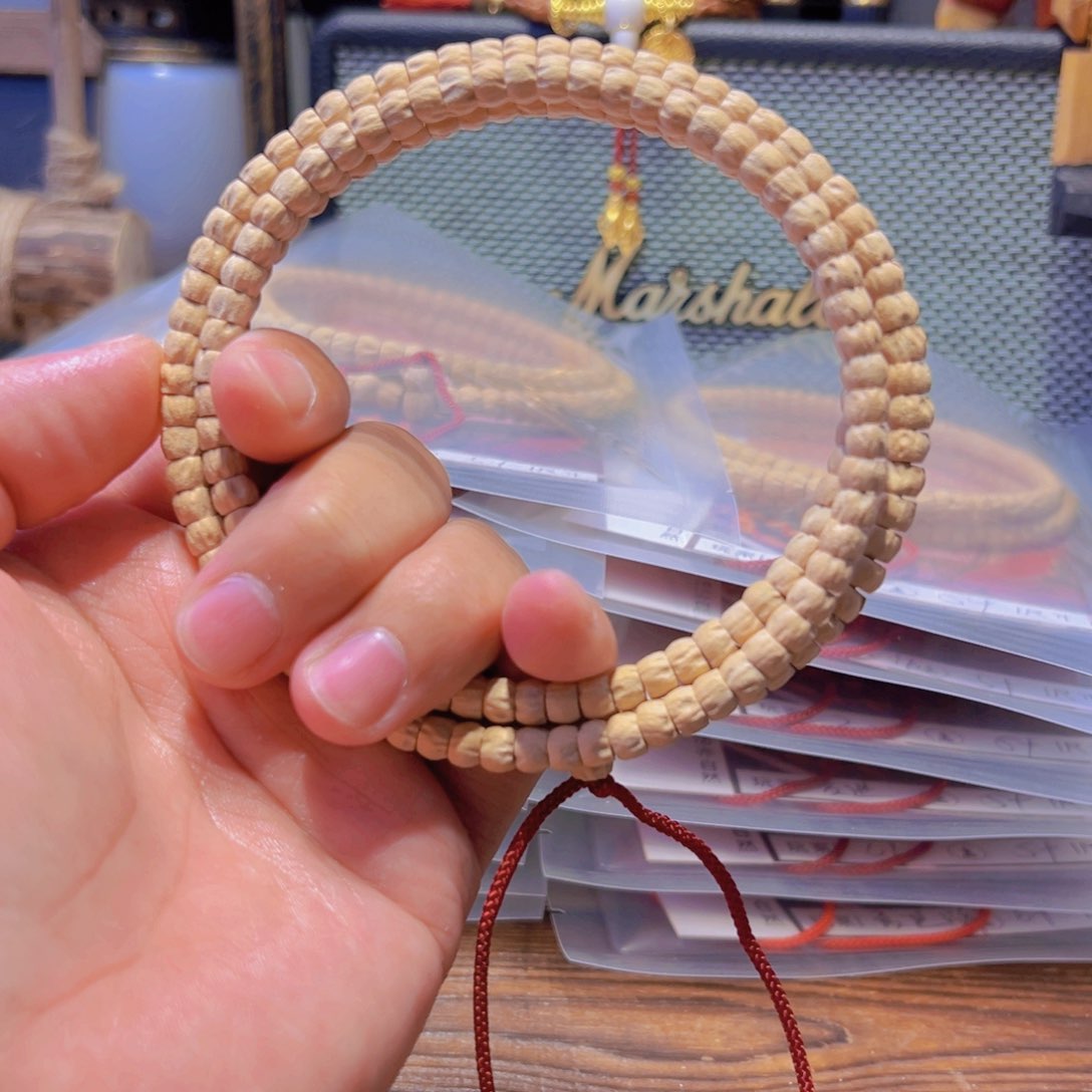 柏香籽/百香籽吊坠↑