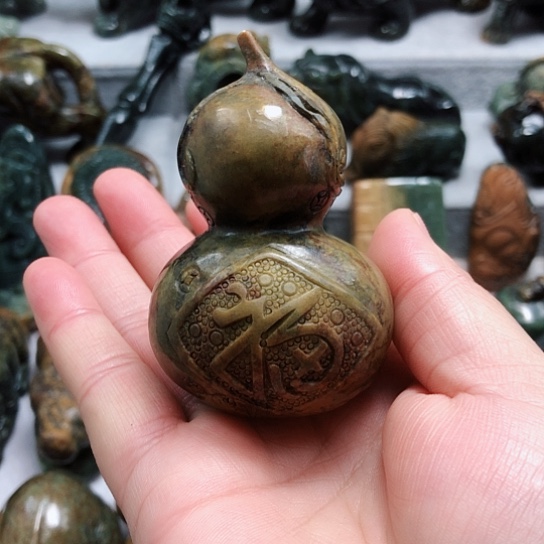 岫岩河磨玉（透闪石质玉）把件未镶嵌