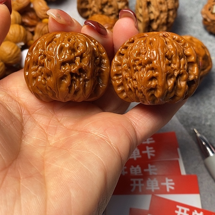 吊坠文玩核桃白狮