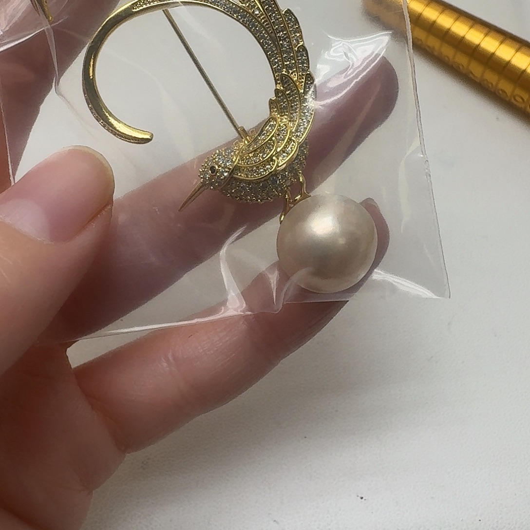 胸针未镶嵌拼合珍珠（马贝珠）