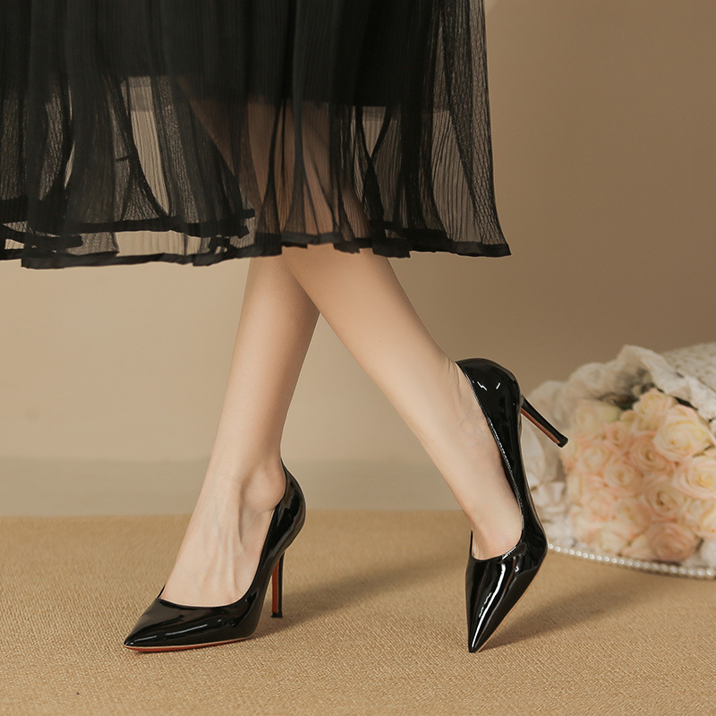 2025新款漆皮红底设计感高跟鞋女2024年新款不累脚气质细跟单鞋