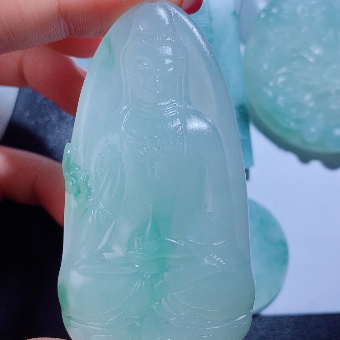 定制翡翠未镶嵌毛货不支持退换货，付款后确认抛光