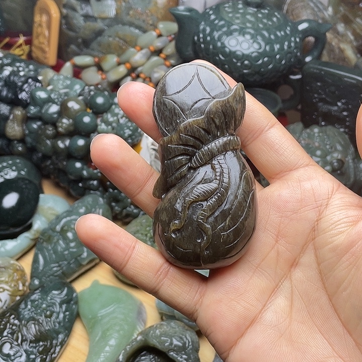 和田玉未镶嵌挂件