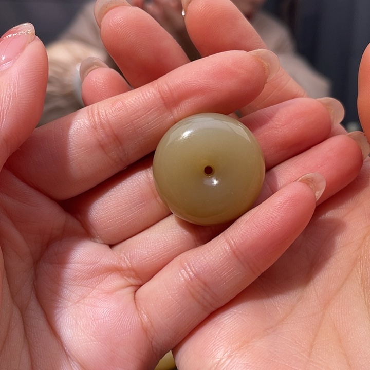 随***2和田玉未镶嵌颈饰