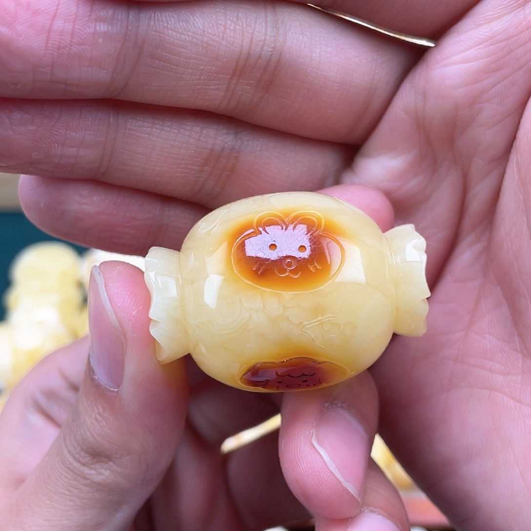 琥珀裸石未镶嵌蜜蜡