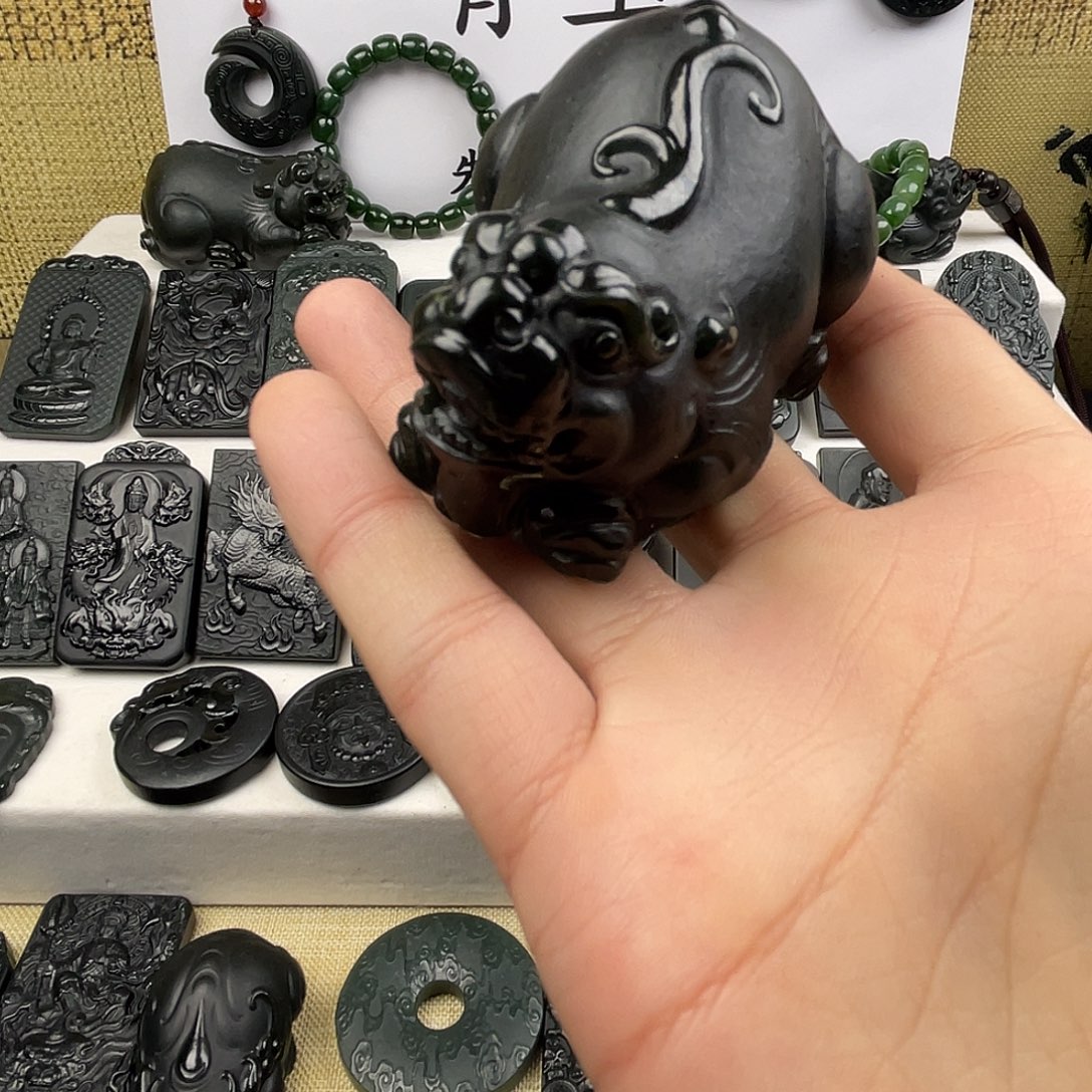 T***T和田玉（青玉）未镶嵌把件