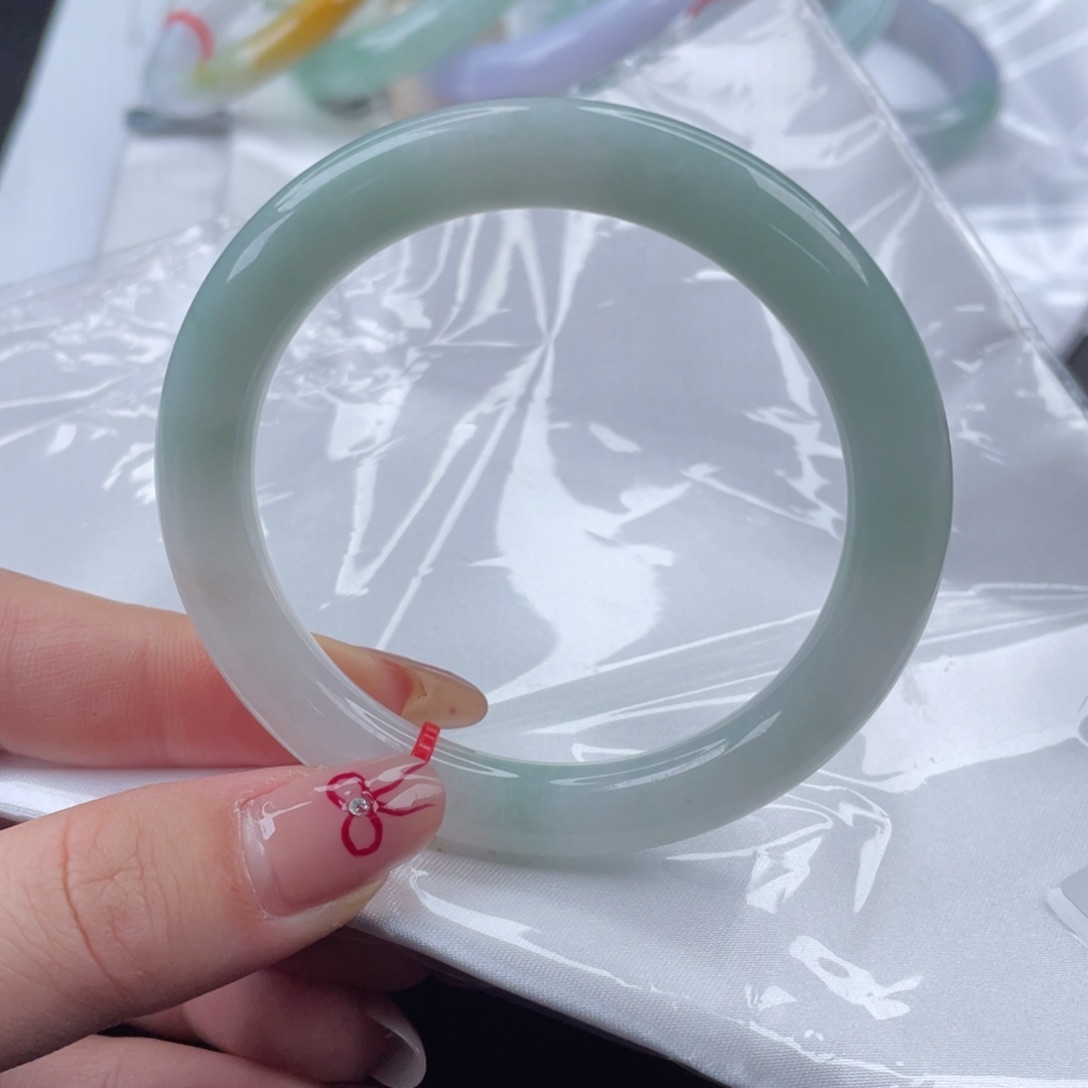 翡翠手镯未镶嵌54圆条