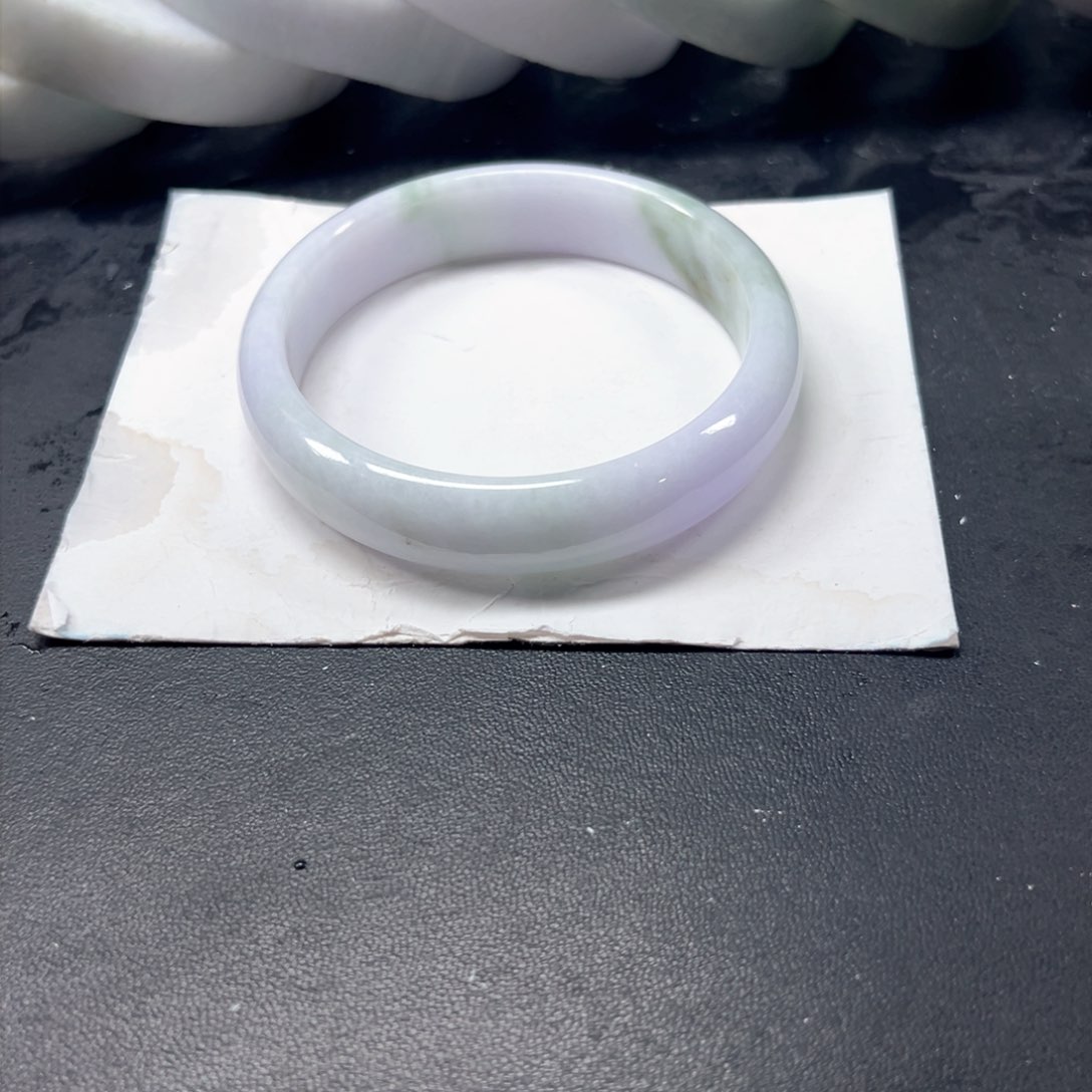 翡翠手镯未镶嵌翡翠手镯