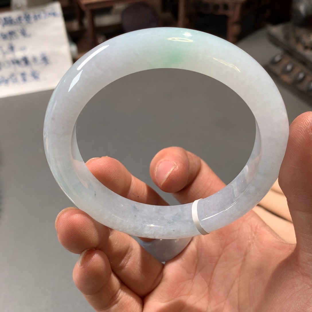 翡翠手镯未镶嵌59.9圈口