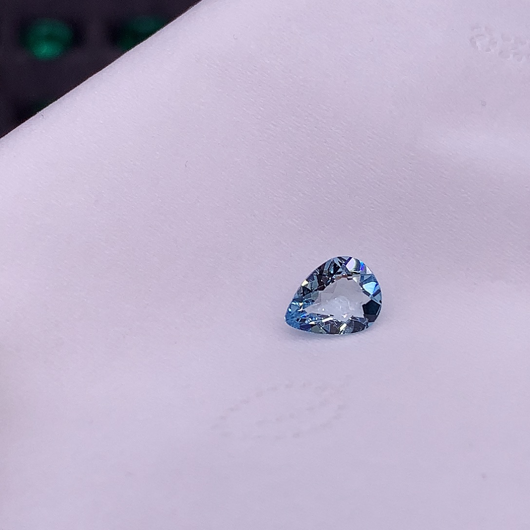 海蓝宝石裸石6688899699