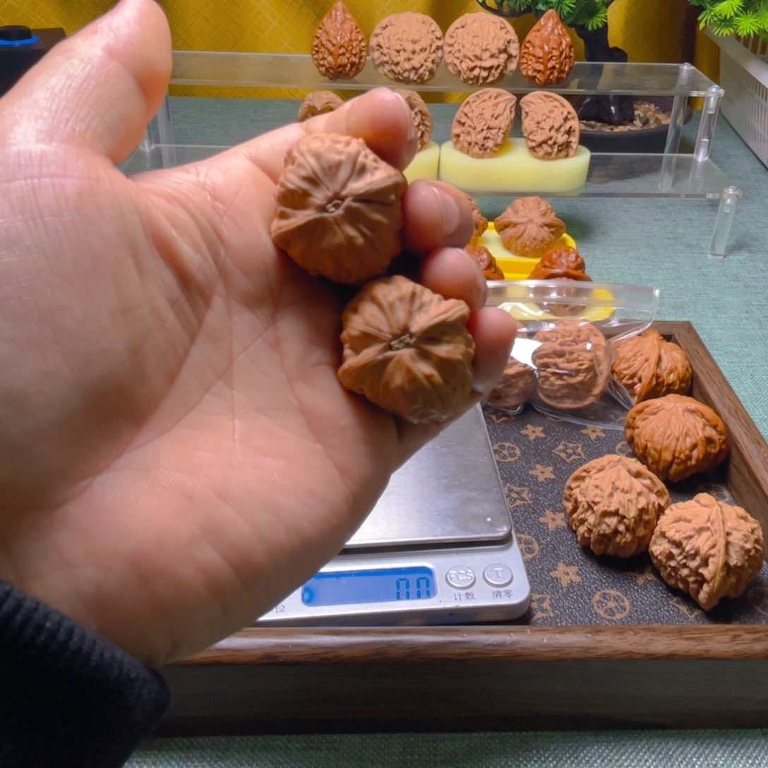 文玩核桃吊坠冒*家舍利子35