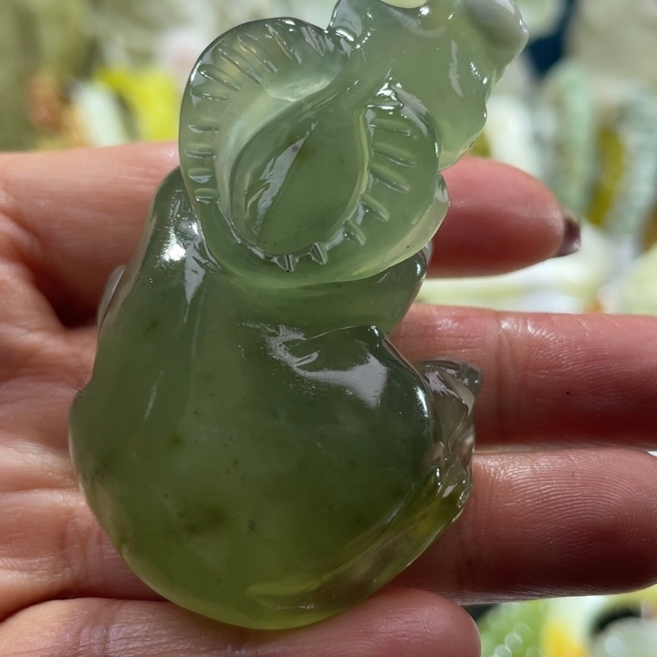 岫玉未镶嵌手把牛