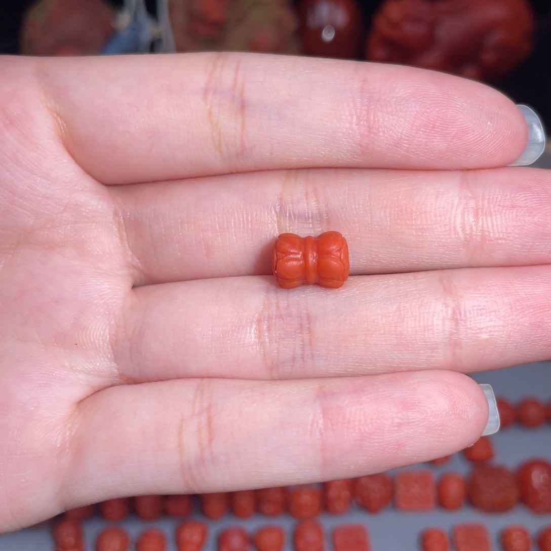 未镶嵌并蒂莲7mm+南红玛瑙