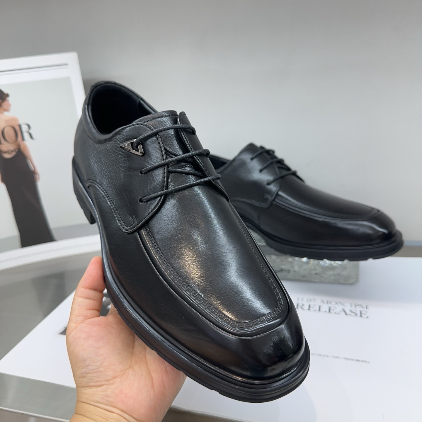 透气休闲皮鞋男款上班专用皮鞋皮鞋舒适鞋子系带时尚