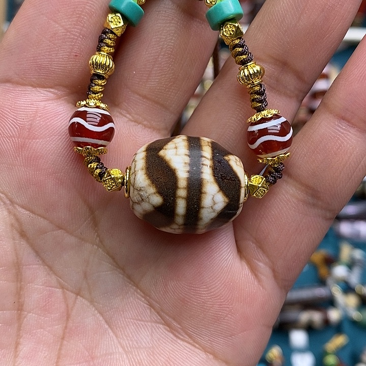 玛瑙/玉髓颈饰合金