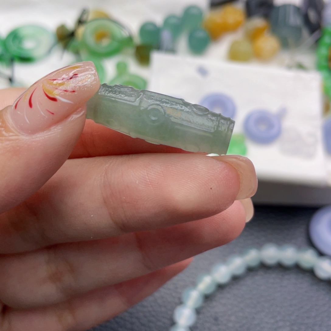 定制翡翠未镶嵌小***?1172