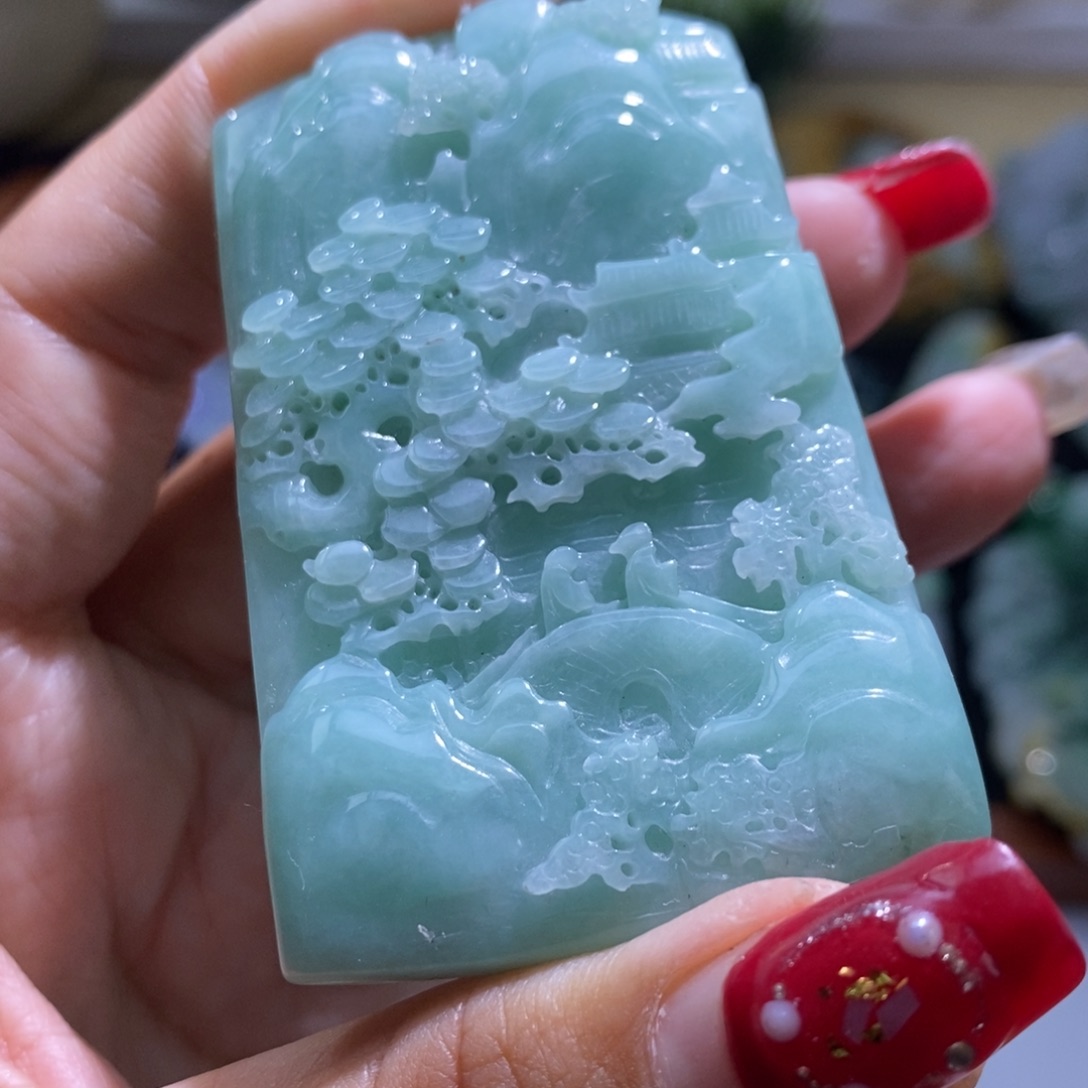 【闪购商品】翡翠颈饰未镶嵌山水