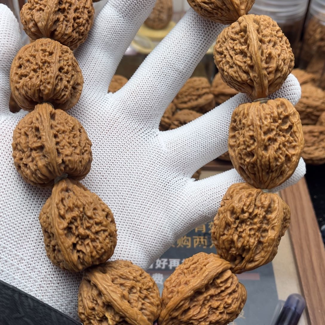 心***6文玩核桃吊坠南疆石手持