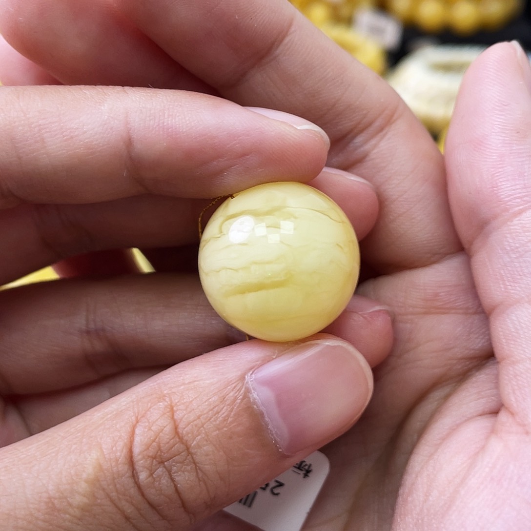 琥珀未镶嵌珠宝奇石微瑕19.9mm